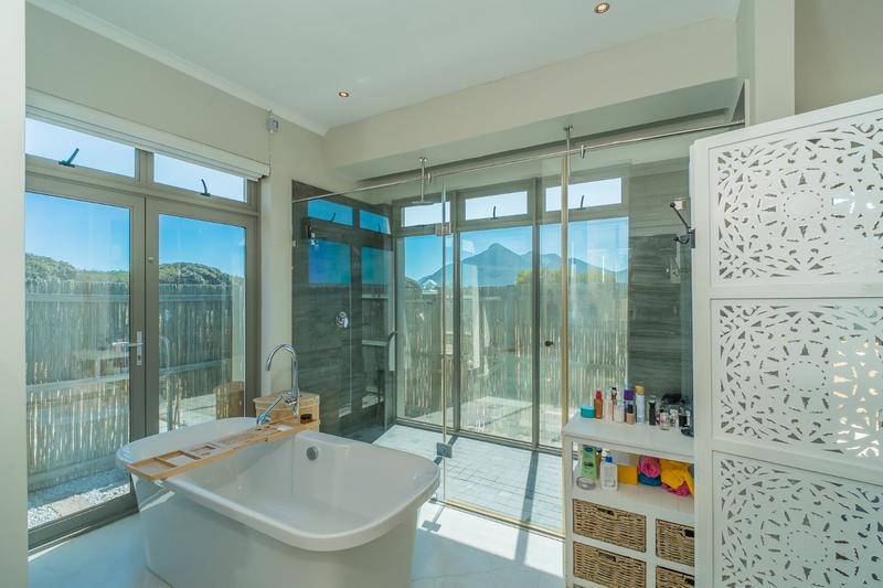 3 Bedroom Property for Sale in Lake Michelle Western Cape